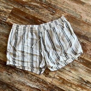 Old Navy Black and White Cargo Shorts